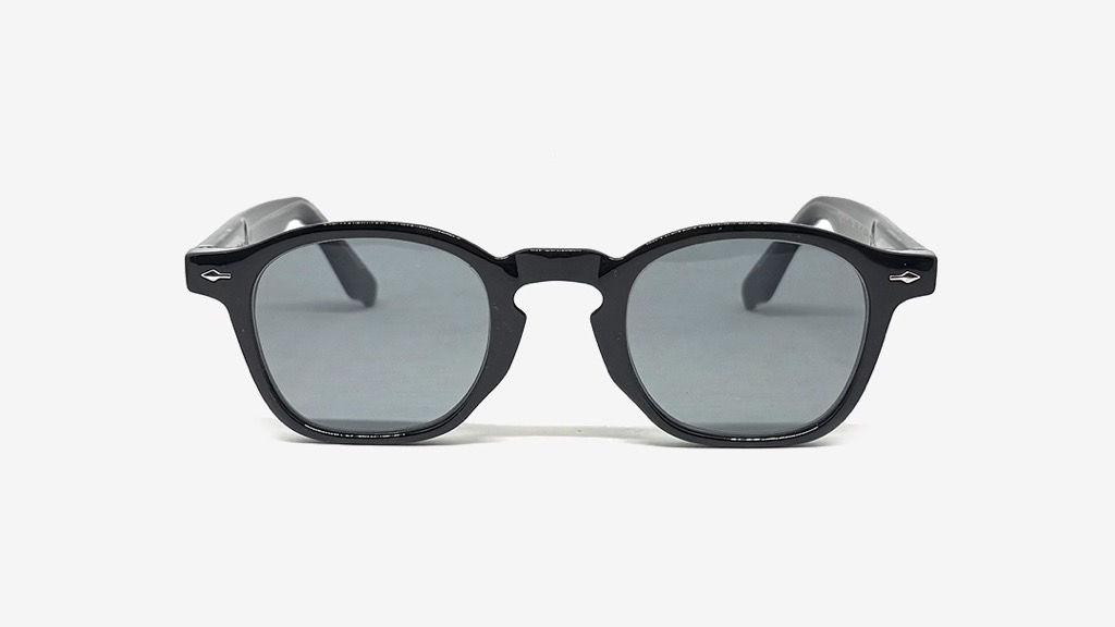 IR-01 Black